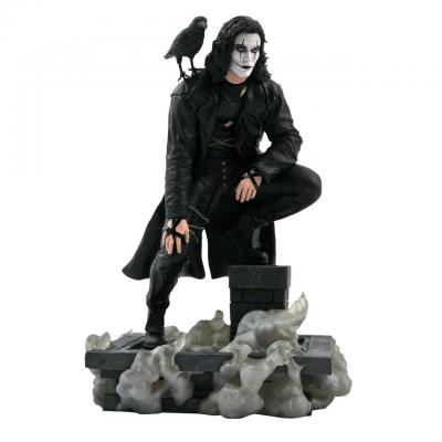 The crow statue Eric Draven movie gallery Diamond select